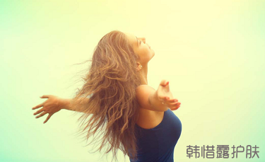 額頭冒痘的日常護(hù)理