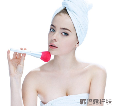 額頭冒痘的日常護(hù)理